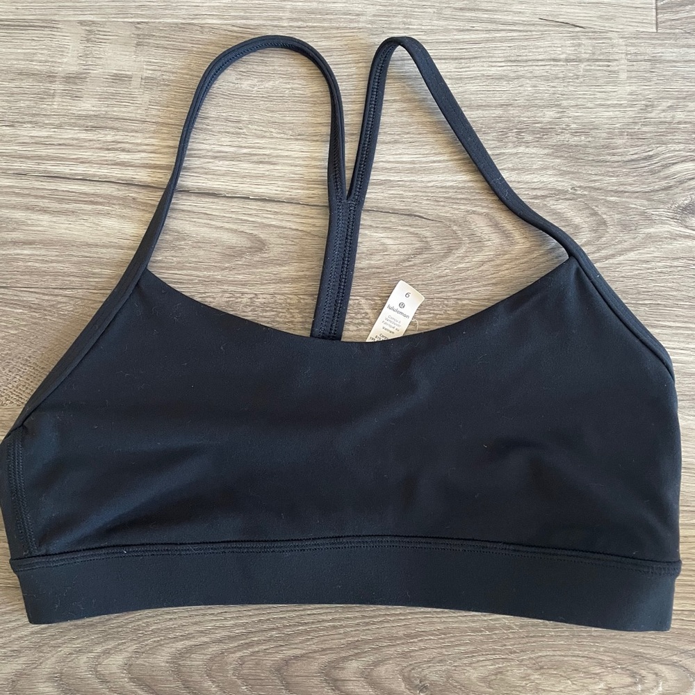 ☆ Black Lululemon Sports Bra, Size 6
